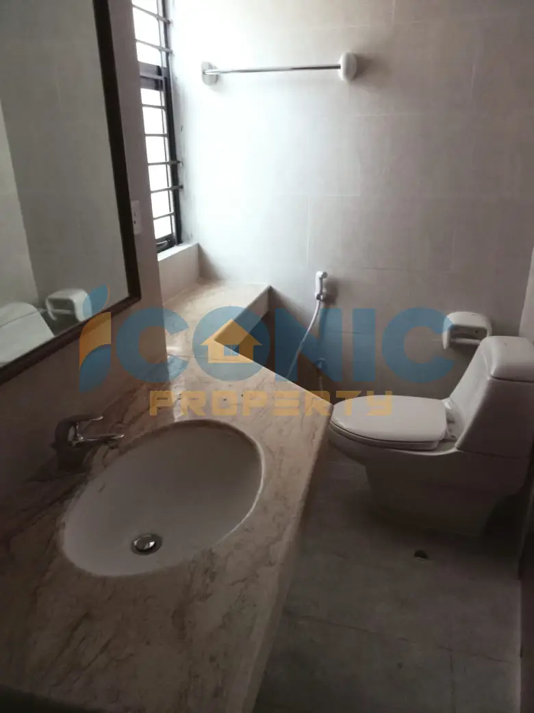 Modern 1750 SQFT Flat for Sale in Prime Mohammadpur Location!