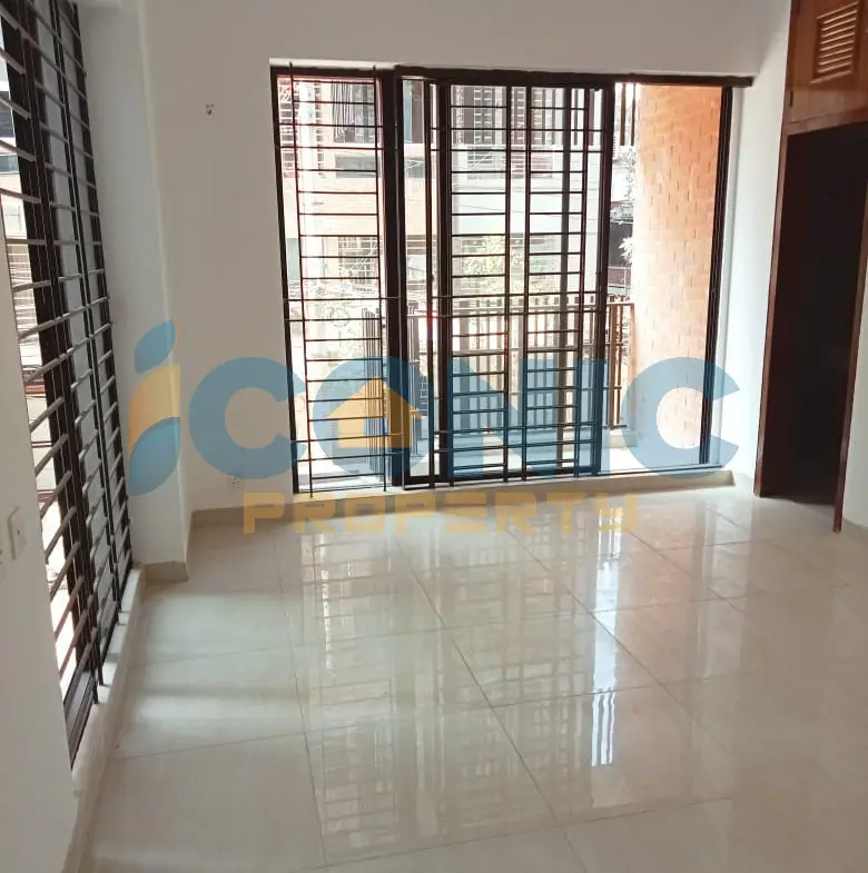 Modern 1750 SQFT Flat for Sale in Prime Mohammadpur Location!