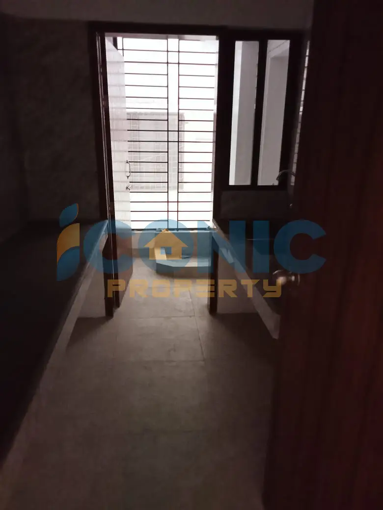 Modern 1750 SQFT Flat for Sale in Prime Mohammadpur Location!